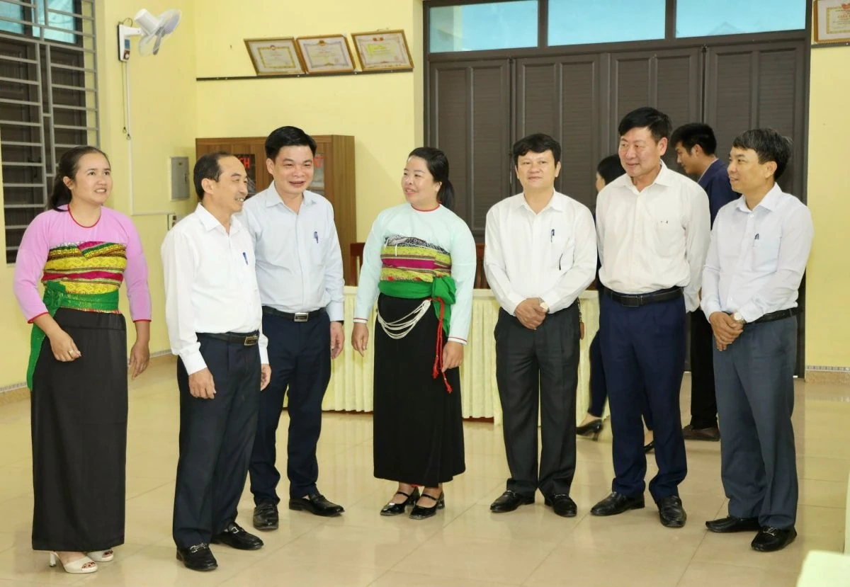 Phó Chủ tịch Thường trực HĐND tỉnh Lê Tiến Lam kiểm tra công tác chuẩn bị bầu cử tại 7 xã khu vực huyện Yên Định cũ