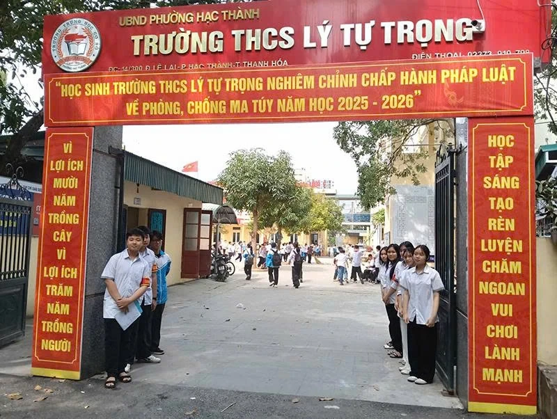 Cổng trường an toàn: Chuyện cũ chưa hạ nhiệt