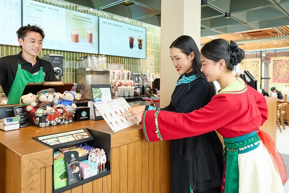 Fansipan chính thức có cửa hàng Starbucks cao nhất châu Á
