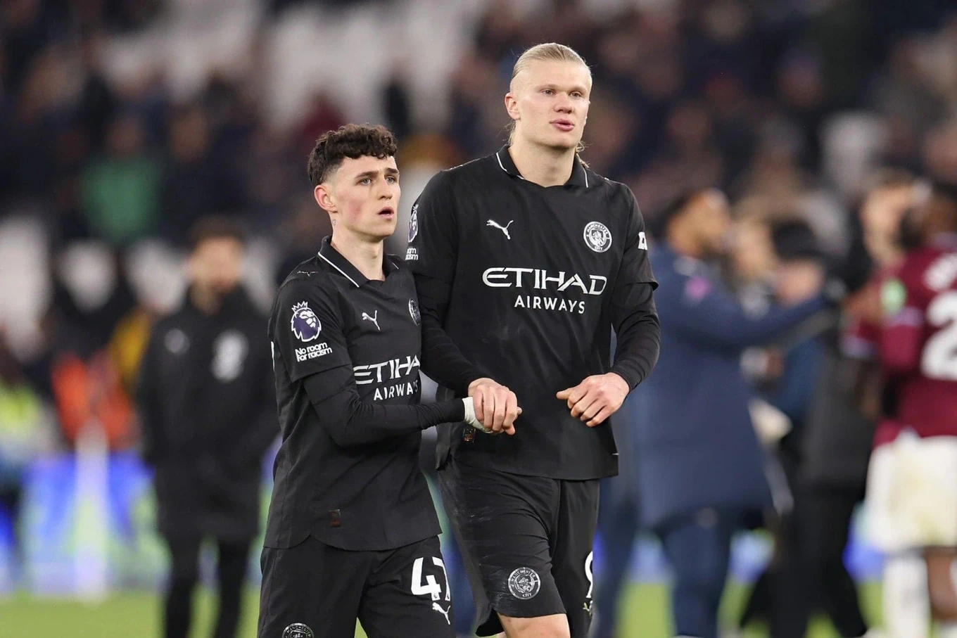 Nguyễn Xuân Son, Đỗ Hoàng Hên đi bầu cử; Arsenal bứt tốc, Man City và Chelsea cùng sảy chân