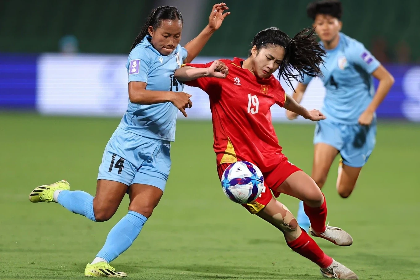 Tuyển nữ Việt Nam tìm “khe cửa hẹp” vào tứ kết; Chủ tịch FIFA: “Cả thế giới sẽ dừng lại để xem World Cup”