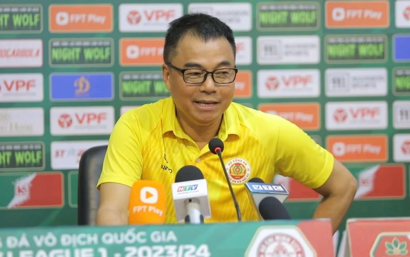 Đoàn Văn Hậu trở lại đội tuyển Việt Nam; Liverpool, Tottenham thảm bại tại Cúp C1