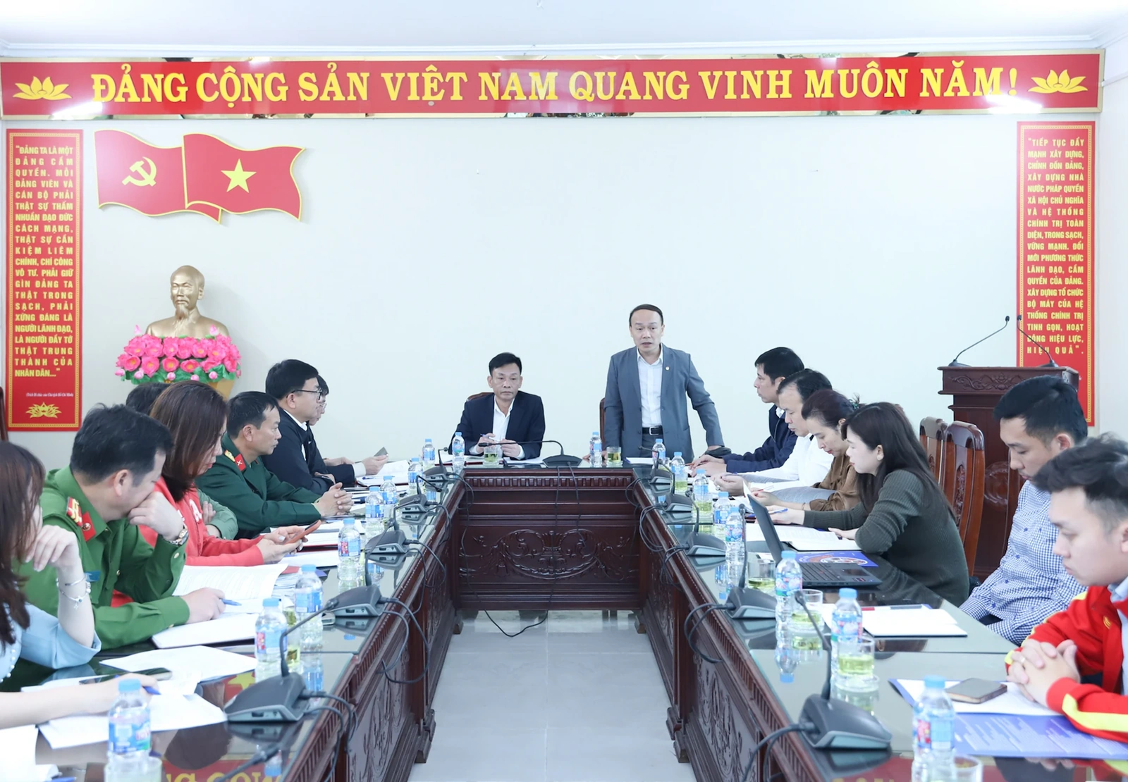 Trọng tài Hàn Quốc điều hành “đại chiến” V.League; trận tranh siêu cúp Messi - Yamal được chuyển tới Bernabeu