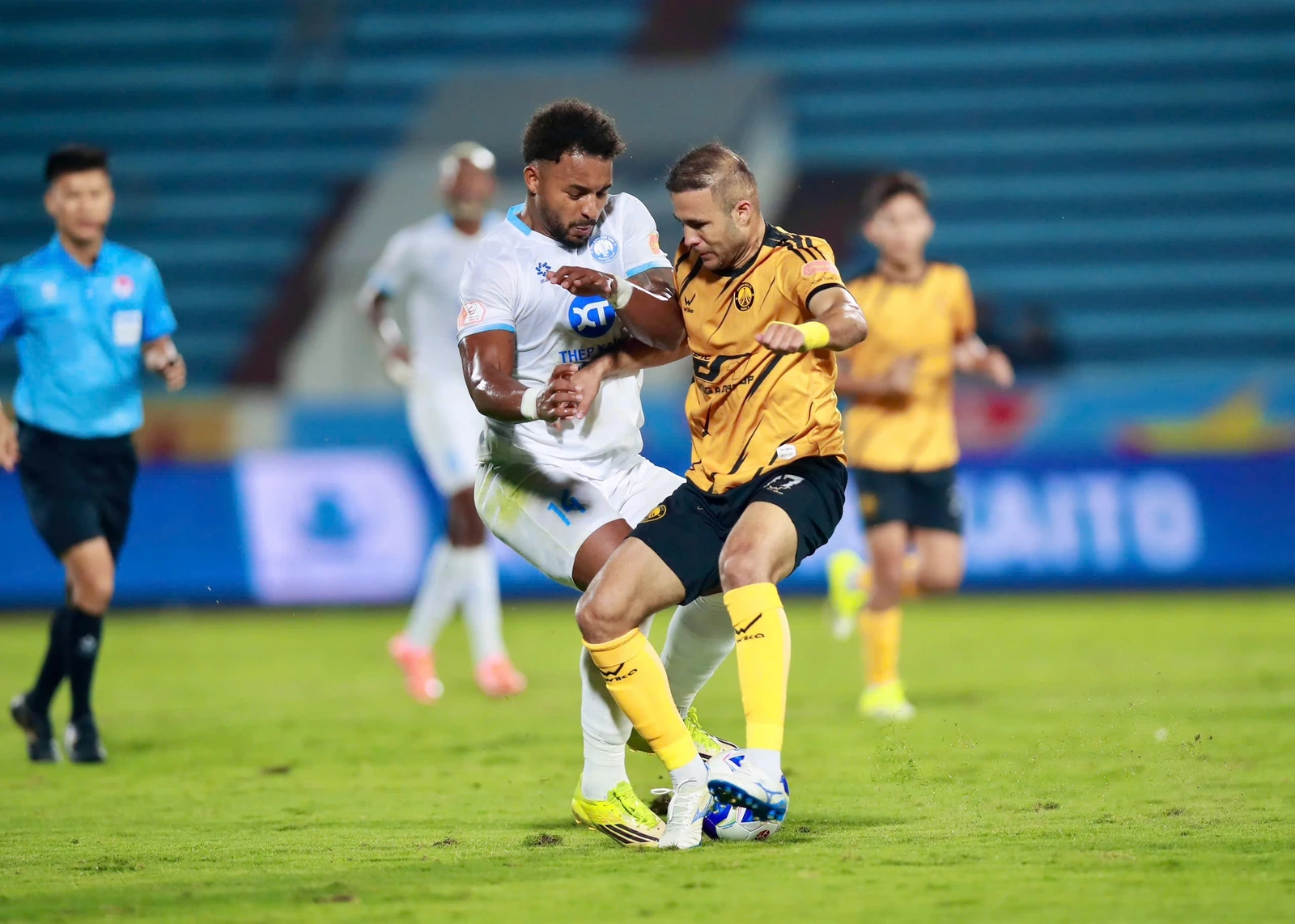 Đông Á Thanh Hóa trắng tay trên sân Thiên Trường