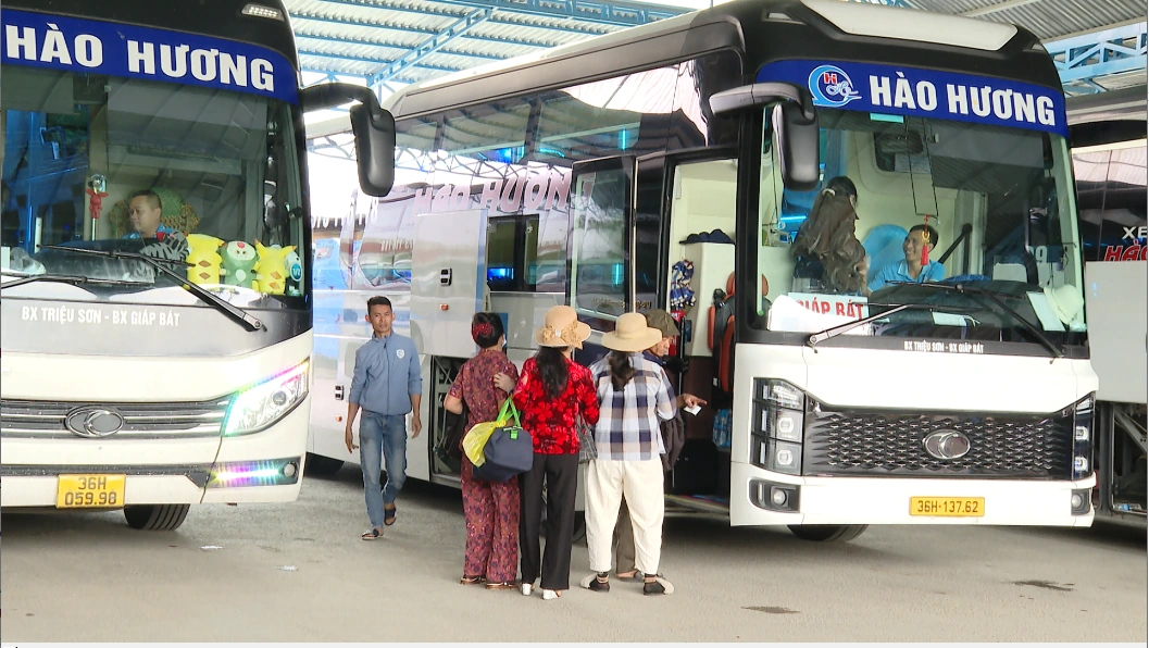 Duy trì giá cước vận tải khách trước biến động giá xăng dầu