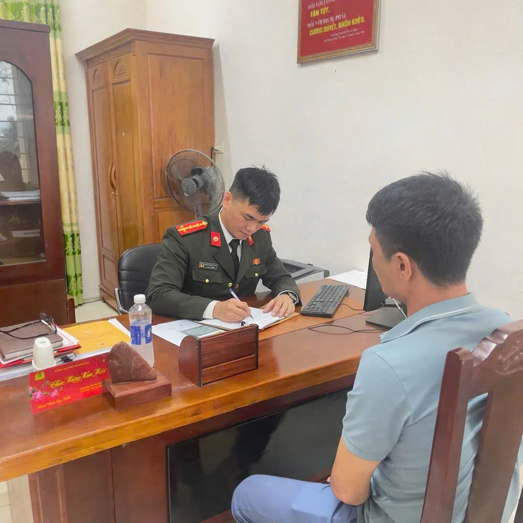 Báo chốt Cảnh sát giao thông làm nhiệm vụ, thanh niên bị phạt 7,5 triệu đồng