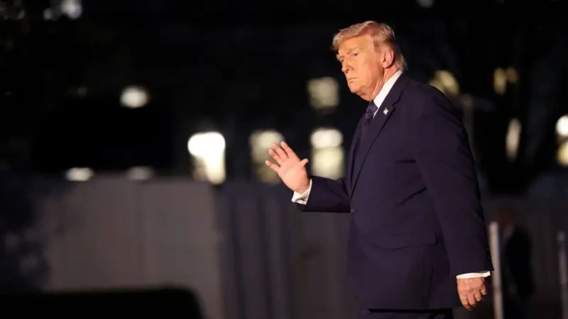 Tổng thống Mỹ phát tín hiệu trái chiều về thời điểm chấm dứt không kích Iran