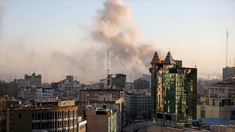 Tổng thống Mỹ phát tín hiệu trái chiều về thời điểm chấm dứt không kích Iran