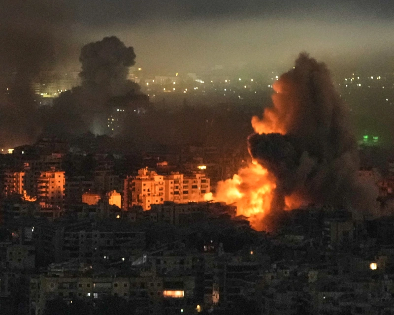 Xung đột Israel - Hezbollah leo thang, Beirut tiếp tục bị không kích