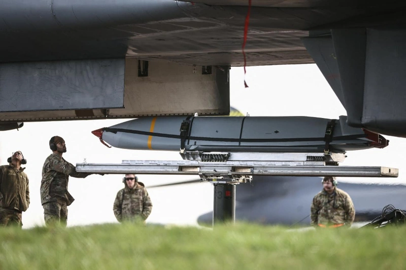 Financial Times: Chiến dịch tại Iran khiến kho dự trữ vũ khí của Mỹ suy giảm nhanh chóng