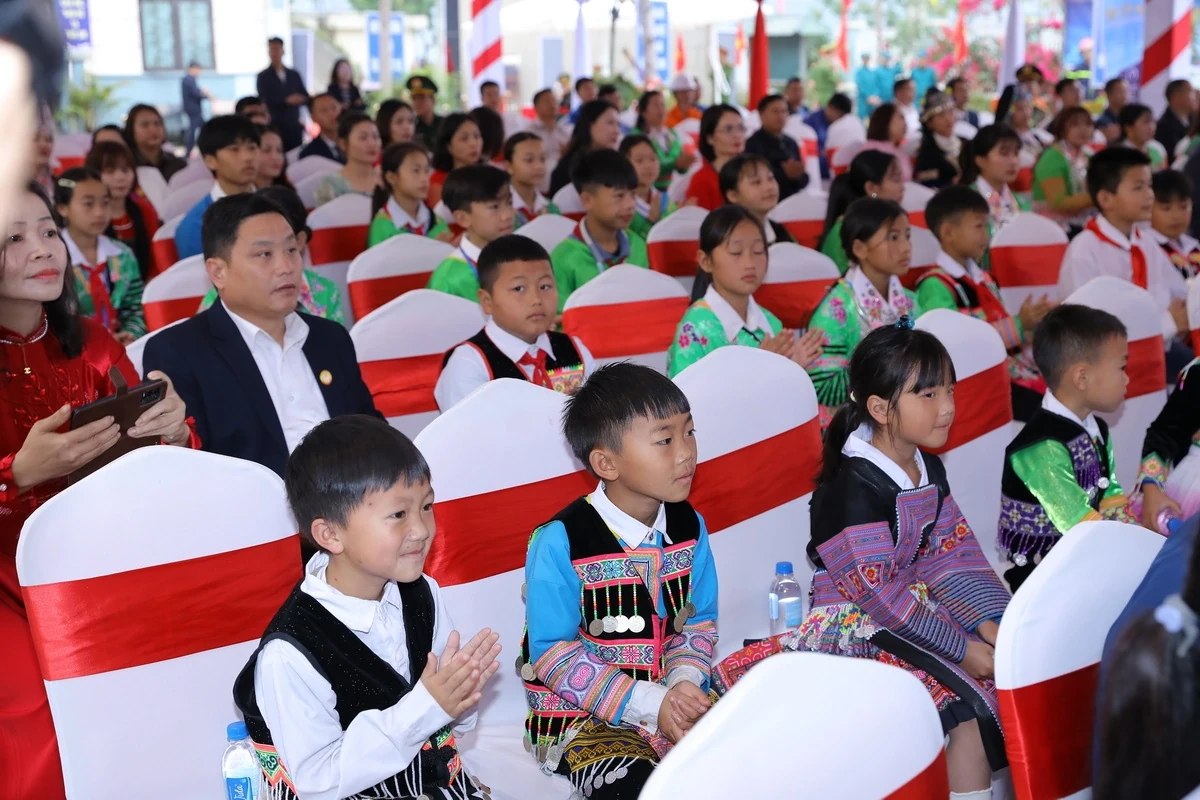 Khởi công Trường phổ thông nội trú liên cấp Tiểu học và Trung học cơ sở Nhi Sơn