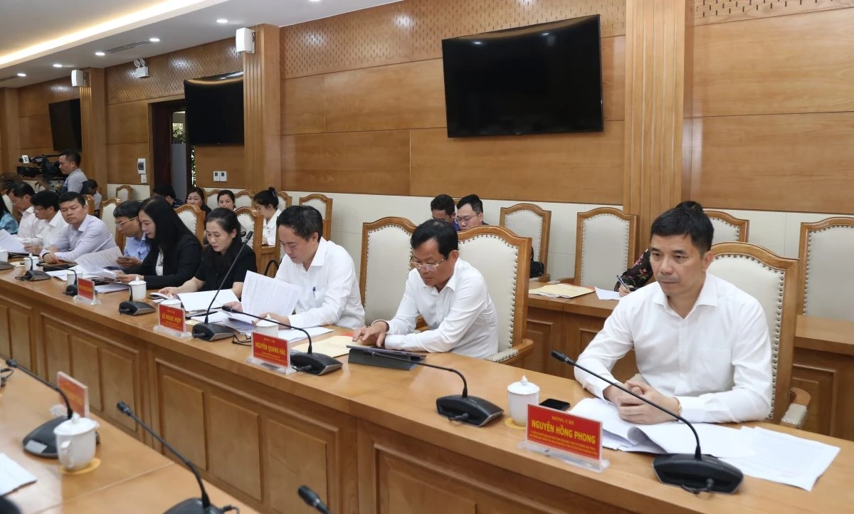 Thông qua biên bản xác định kết quả bầu cử ĐBQH khóa XVI và tổng kết bầu cử HĐND tỉnh khóa XIX