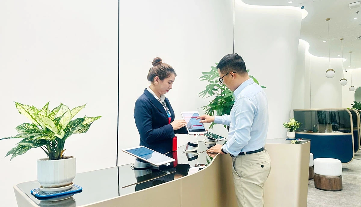 Prudential nâng cao sự yên tâm trong từng giao dịch, đồng hành cùng xu hướng thanh toán không tiền mặt.