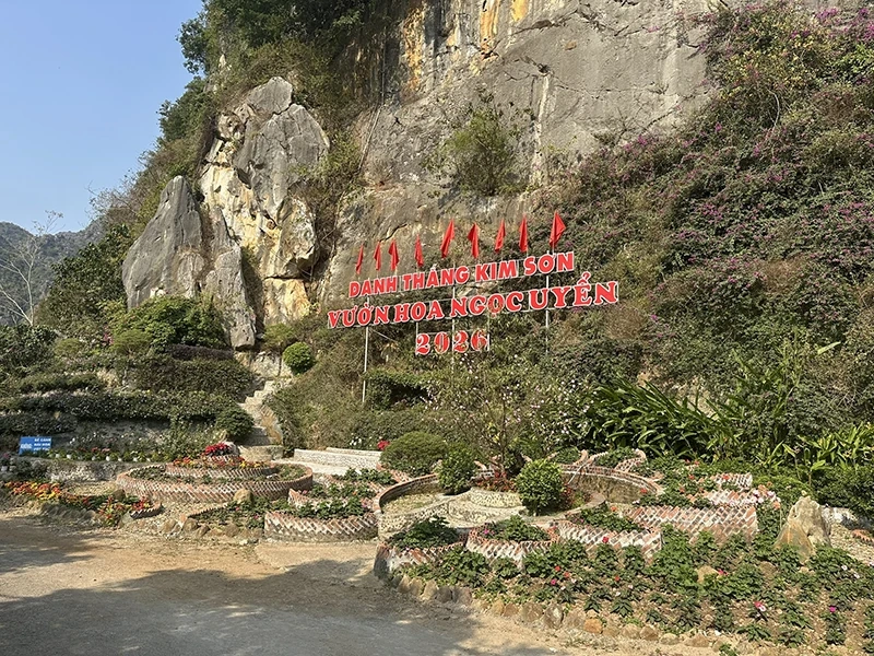 Về vùng đất quý hương