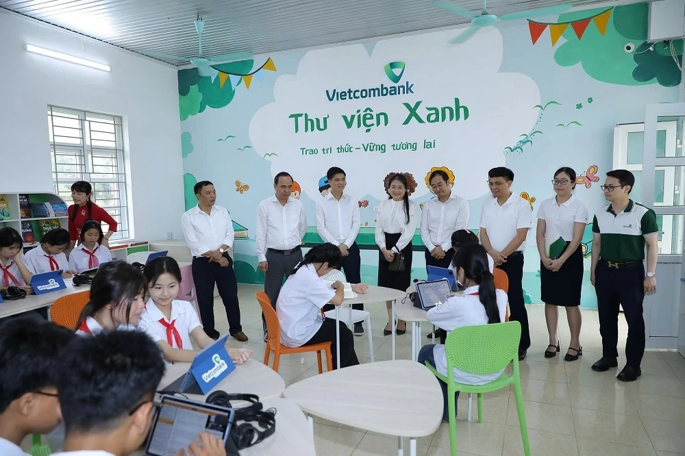 Vietcombank khánh thành “Thư viện Xanh” và trao tặng học bổng cho học sinh nghèo vượt khó tại Thanh Hóa