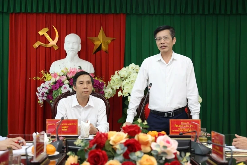 Ký kết thỏa thuận hợp tác giữa Báo và Phát thanh, truyền hình Thanh Hóa và Trường Đại học Hồng Đức