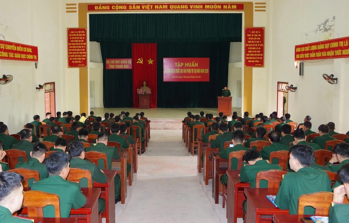 Khai mạc tập huấn sĩ quan dự bị được gọi vào phục vụ tại ngũ và QNCN mới tuyển dụng