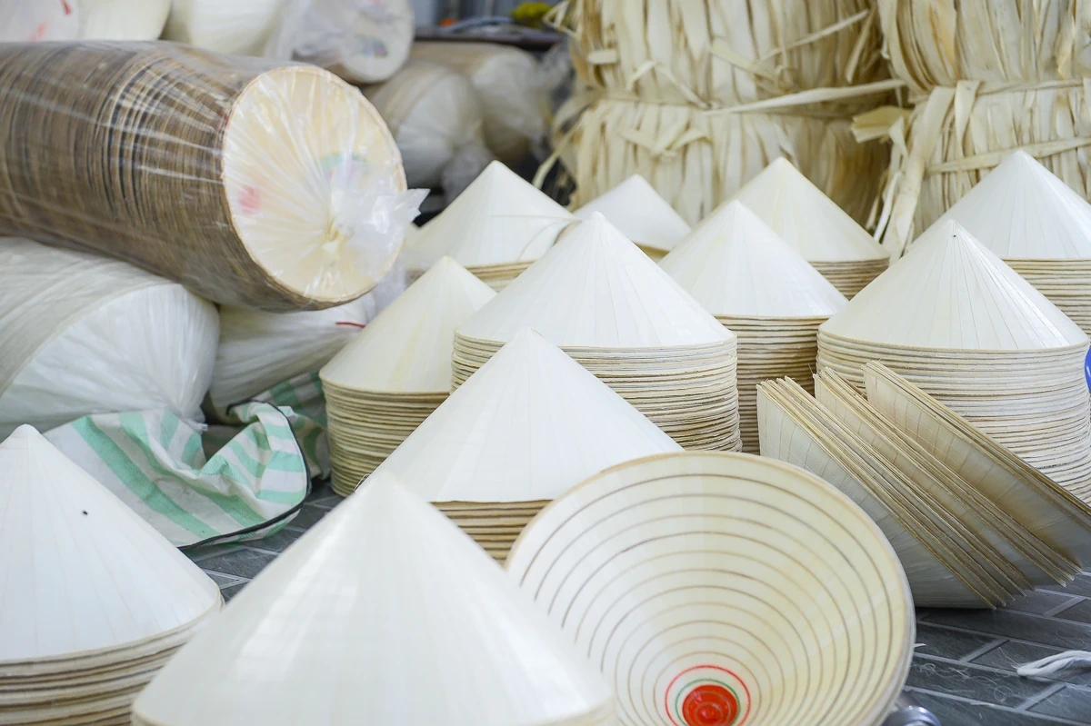 Nón lá Trường Văn: Giữ nghề để giữ sinh kế