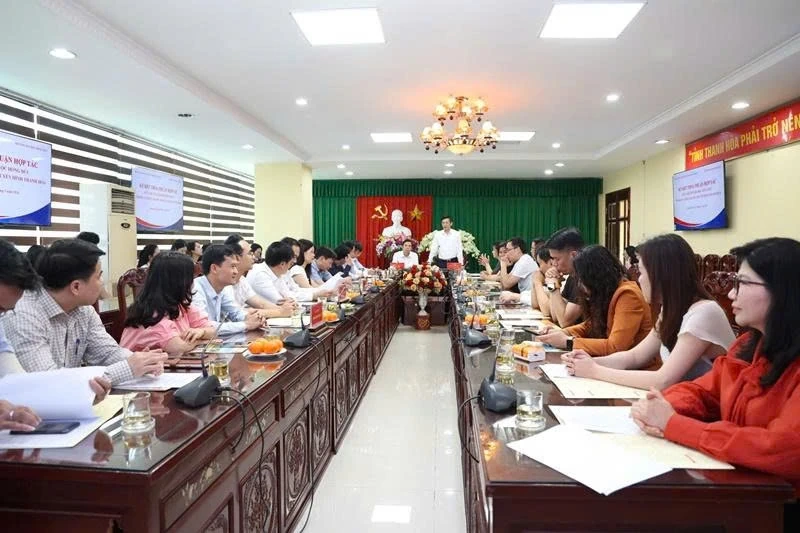 Ký kết thỏa thuận hợp tác giữa Báo và Phát thanh, truyền hình Thanh Hóa và Trường Đại học Hồng Đức