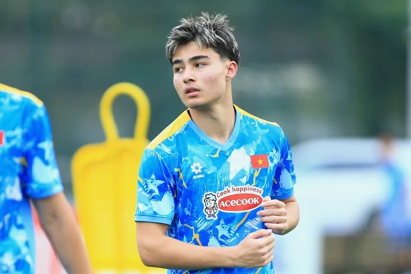 FIFA ví HLV Kim Sang-sik như “phù thủy”; AFC hủy Asian Cup 2031 và 2035 theo đề xuất của FIFA