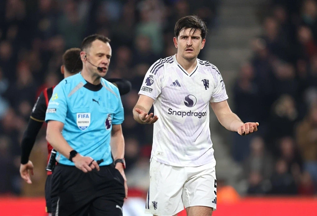 Khoa Ngô tỏa sáng đưa CLB Công an TP HCM vào bán kết Cúp QG; MU chia điểm đáng tiếc