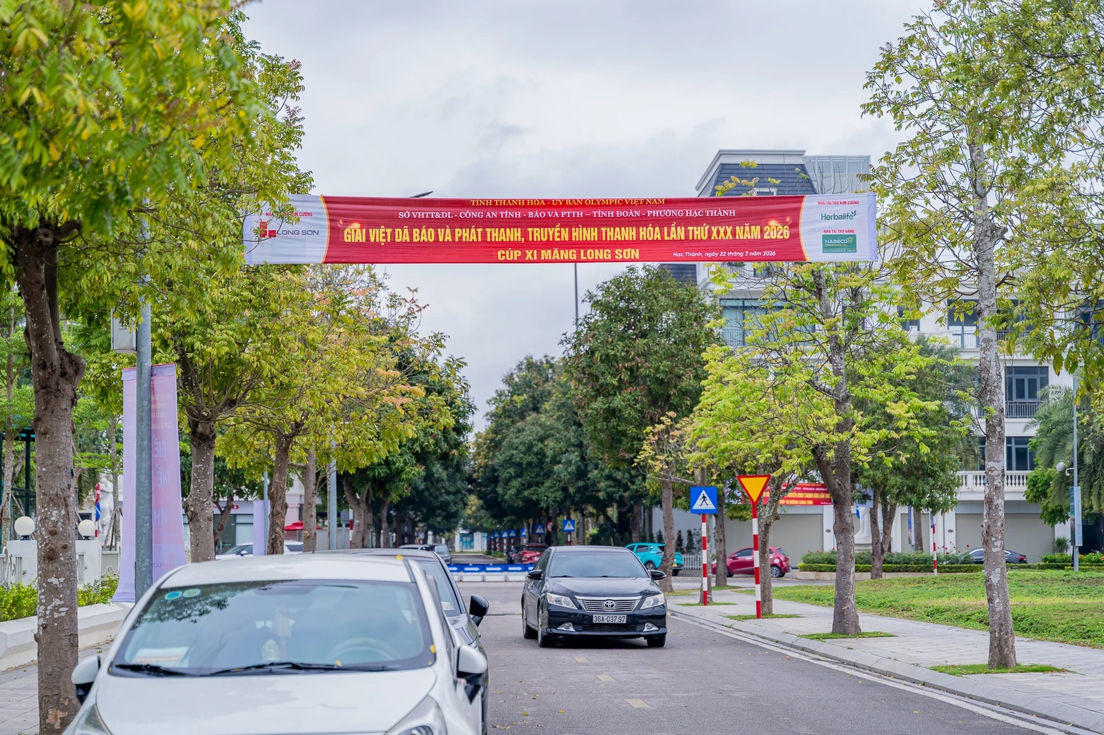 Phường Hạc Thành rực rỡ chào đón Giải Việt dã Báo và PTTH Thanh Hóa lần thứ XXX năm 2026 - Cúp Xi măng Long Sơn