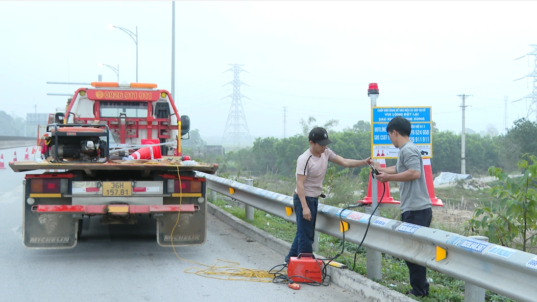 Hàng loạt chóp nón cảnh báo trên cao tốc qua Thanh Hóa “bốc hơi”