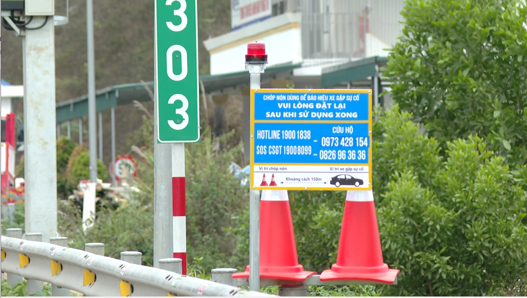 Hàng loạt chóp nón cảnh báo trên cao tốc qua Thanh Hóa “bốc hơi”