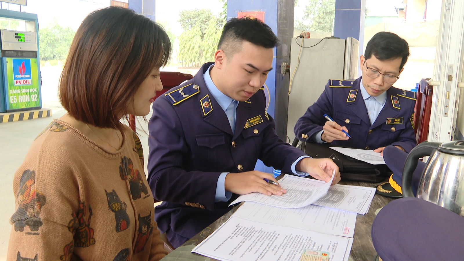 Xử lý 254 vụ vi phạm trong cao điểm chống buôn lậu, gian lận thương mại và hàng giả dịp Tết Bính Ngọ 2026