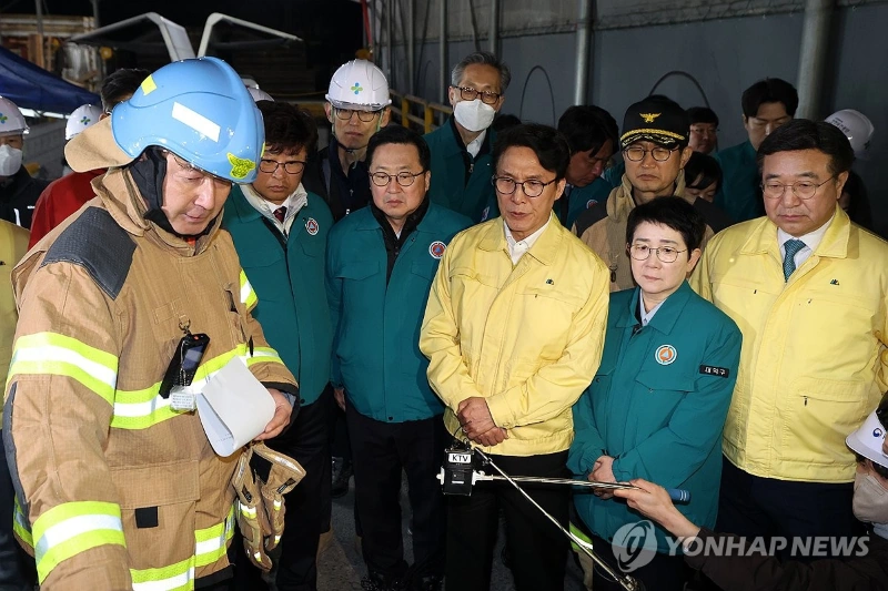 Hàn Quốc: Cháy nhà máy linh kiện ô tô, hàng chục người thương vong