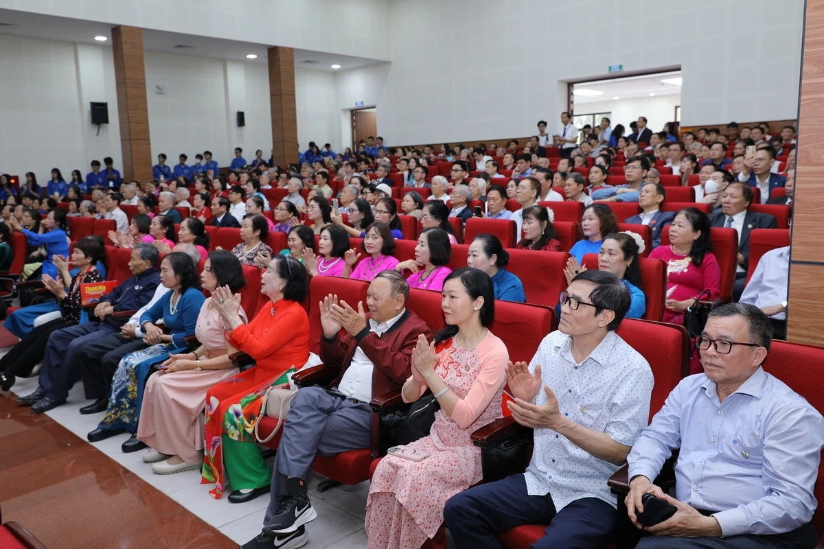 Thủ tướng Chính phủ Phạm Minh Chính dự lễ Kỷ niệm 40 năm Hội đồng hương Thanh Hóa tại Hà Nội