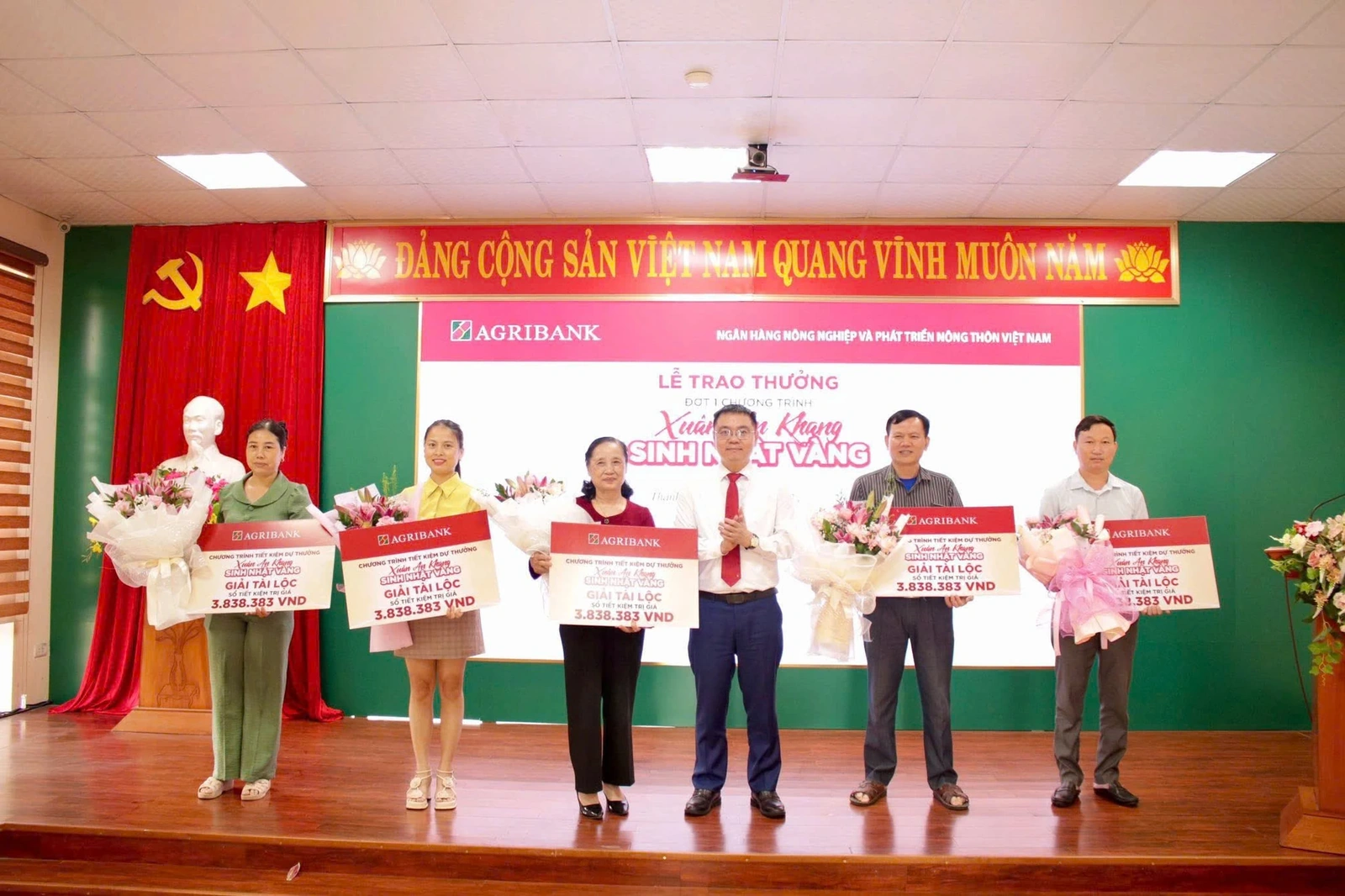 41 khách hàng gửi tiết kiệm tại Agribank Bắc Thanh Hóa trúng thưởng “Xuân an khang - Sinh nhật vàng”