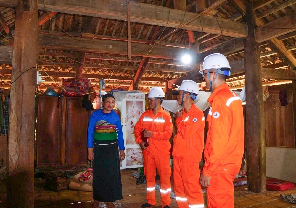 “Sáng tạo xanh - Tương lai xanh” thắp sáng Giờ Trái đất 2026