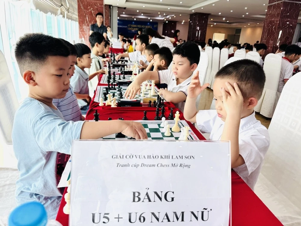 Sôi nổi Giải cờ vua “Hào khí Lam Sơn” lần thứ III năm 2026 tranh Cúp Dream Chess