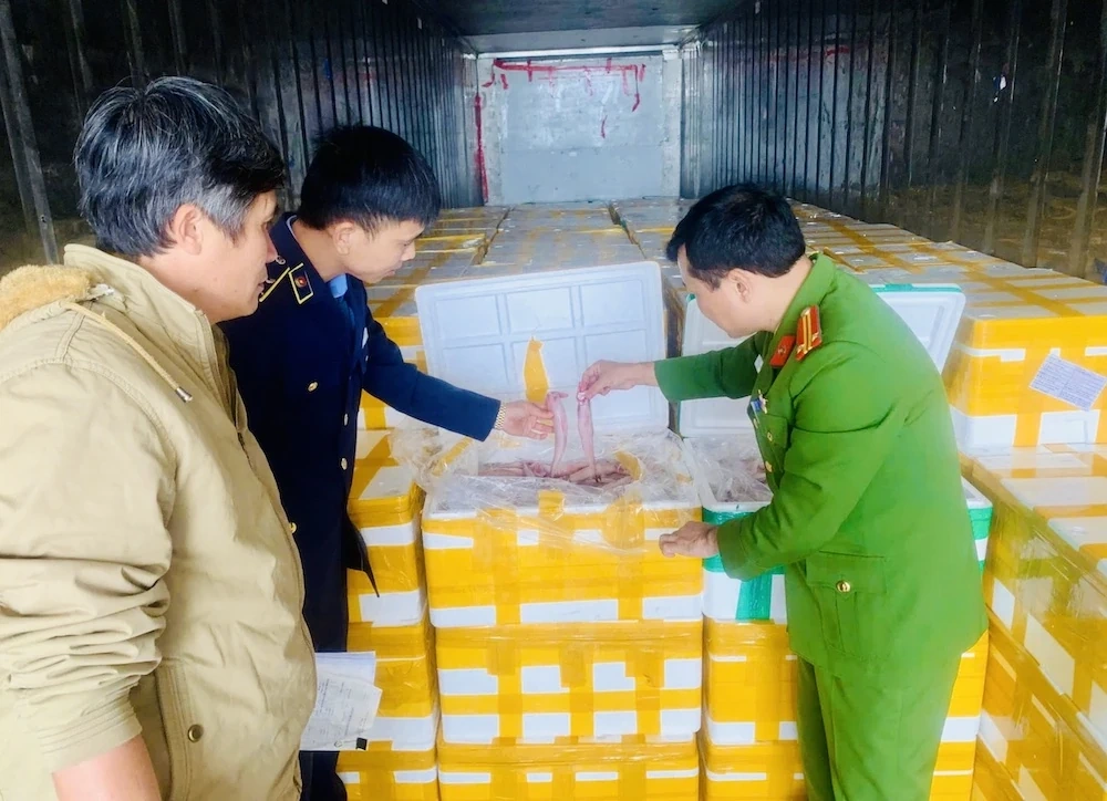 Bài 1: Xử lý thực phẩm bẩn: Cần “bàn tay sắt”