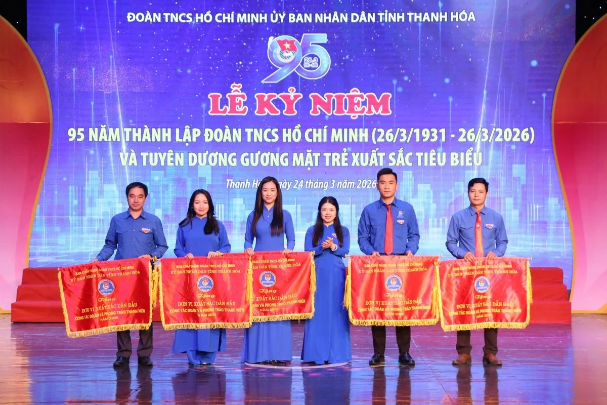 Đoàn Thanh niên UBND tỉnh kỷ niệm 95 năm Ngày thành lập Đoàn và tuyên dương gương mặt trẻ xuất sắc tiêu biểu