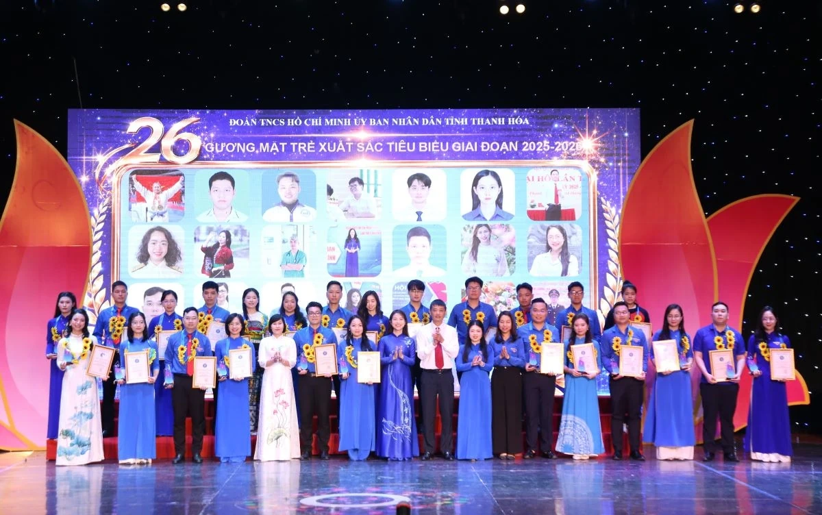 Đoàn Thanh niên UBND tỉnh kỷ niệm 95 năm Ngày thành lập Đoàn và tuyên dương gương mặt trẻ xuất sắc tiêu biểu