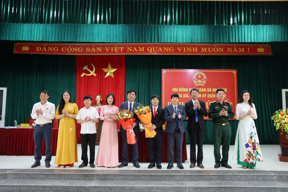 Kỳ họp thứ nhất HĐND xã An Nông khóa XIX