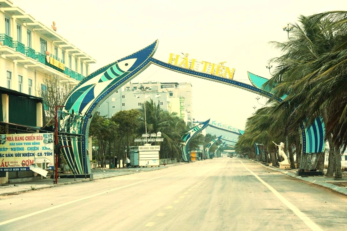 Khẩn trương khắc phục sạt lở kè ven biển Hải Tiến, sẵn sàng cho mùa du lịch 2026