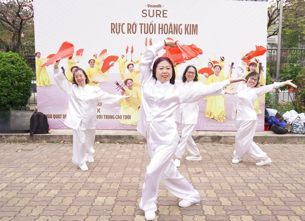 Vinamilk Sure đồng hành cùng gần 3.000 người cao tuổi xác lập kỷ lục mới