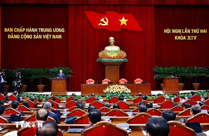 Bế mạc Hội nghị Trung ương lần thứ 2: Thống nhất cao về những vấn đề lớn, hệ trọng