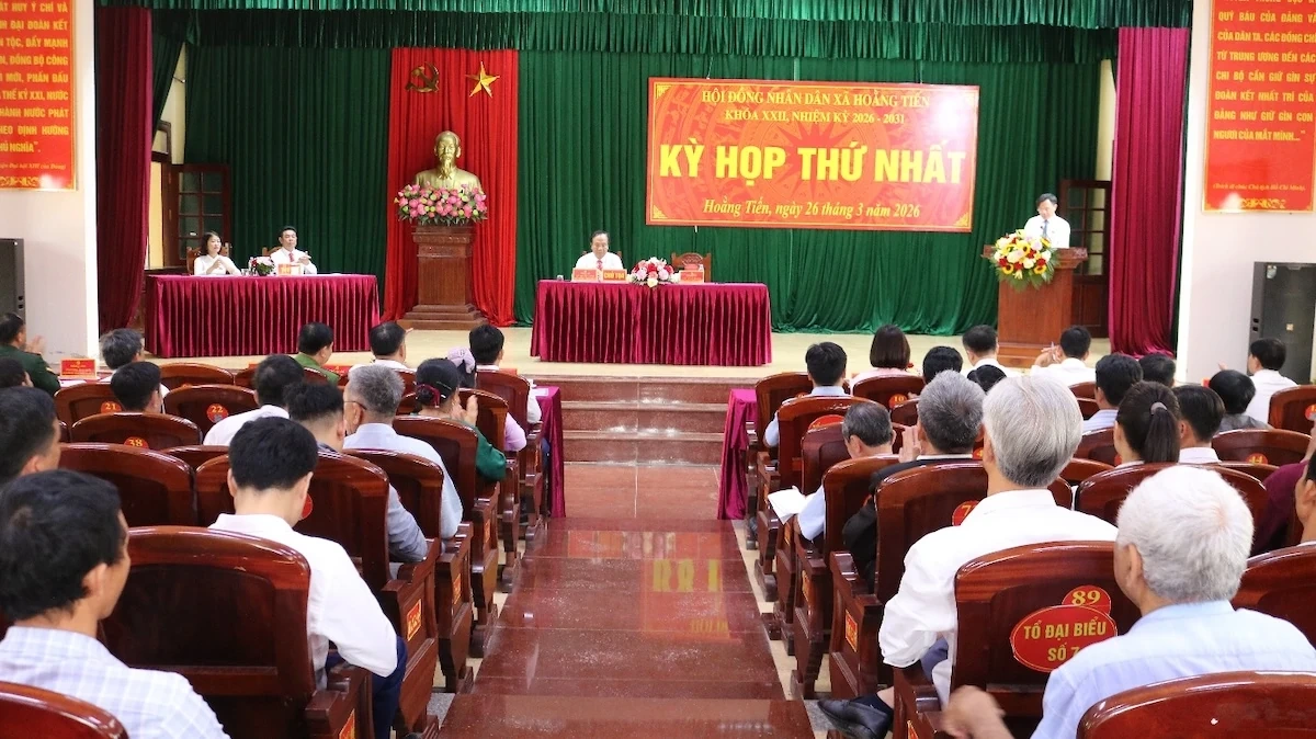 Kỳ họp thứ nhất HĐND xã Hoằng Tiến kiện toàn các chức danh chủ chốt