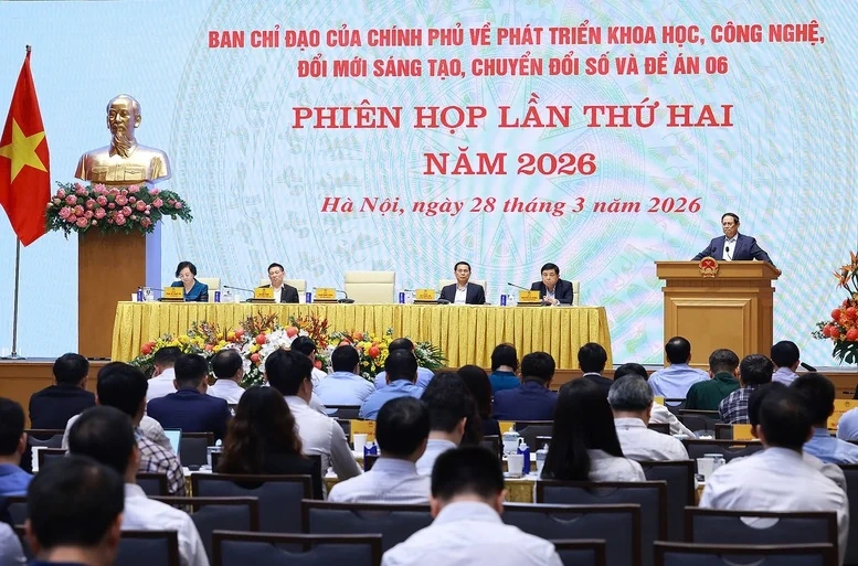 Thủ tướng Chính phủ Phạm Minh Chính chủ trì phiên họp về phát triển KHCN, đổi mới sáng tạo, chuyển đổi số và Đề án 06