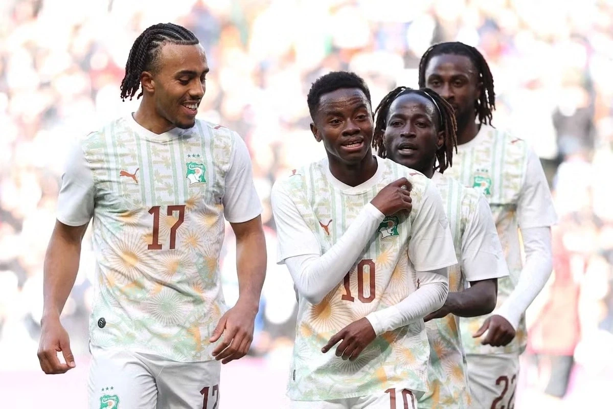 Xuân Son phủ nhận tin đồn thừa cân; Senegal ngang nhiên diễu hành Cúp châu Phi