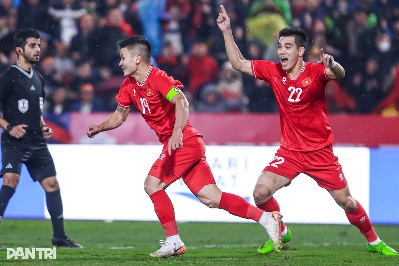 ĐTVN tự tin duy trì thành tích bất bại trước Bangladesh; Messi vượt kỷ lục của Pele