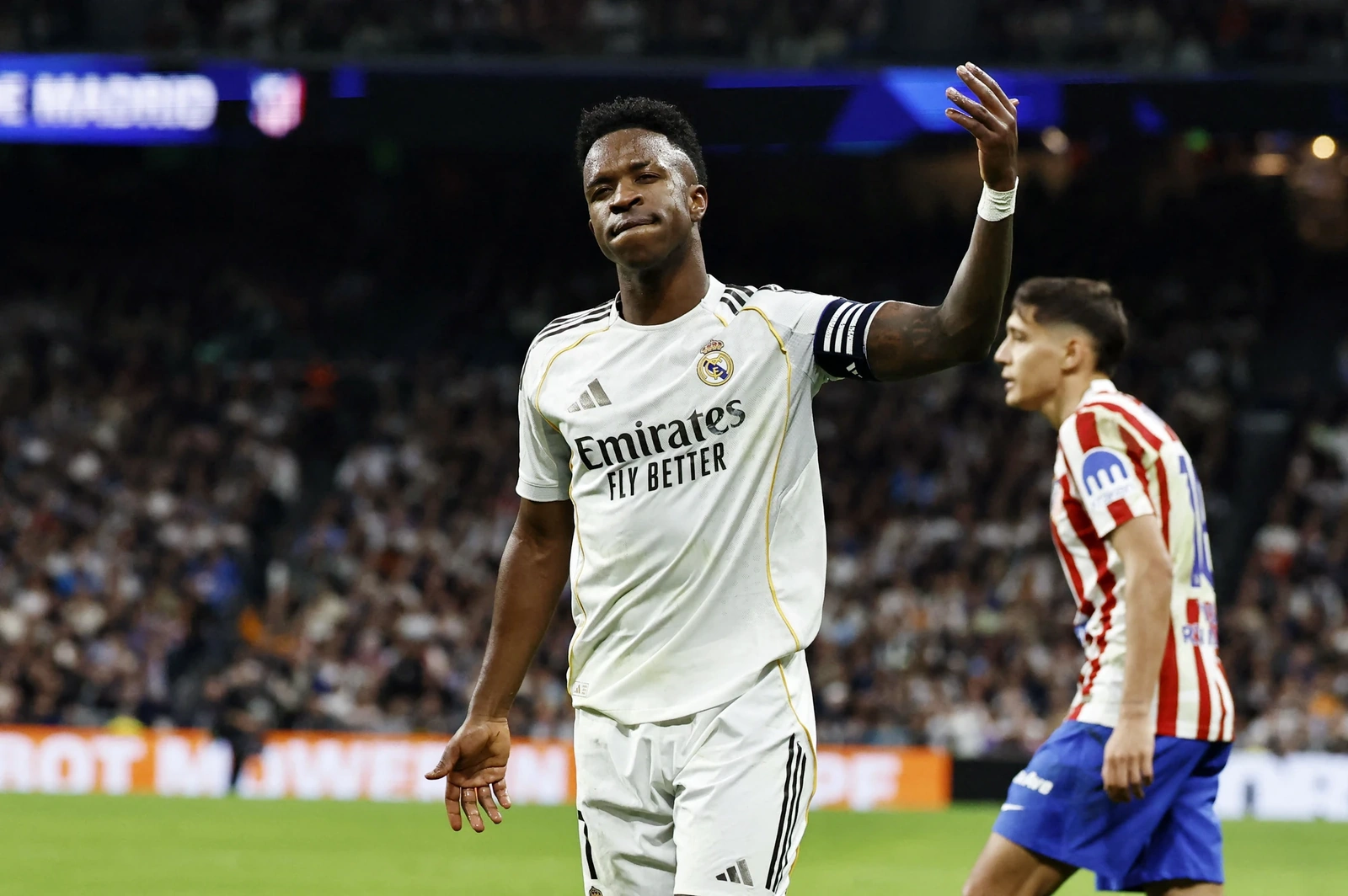 FIFA gửi thông điệp sau màn ra mắt của Đỗ Hoàng Hên; Lý do thực sự khiến Mohamed Salah chia tay Liverpool