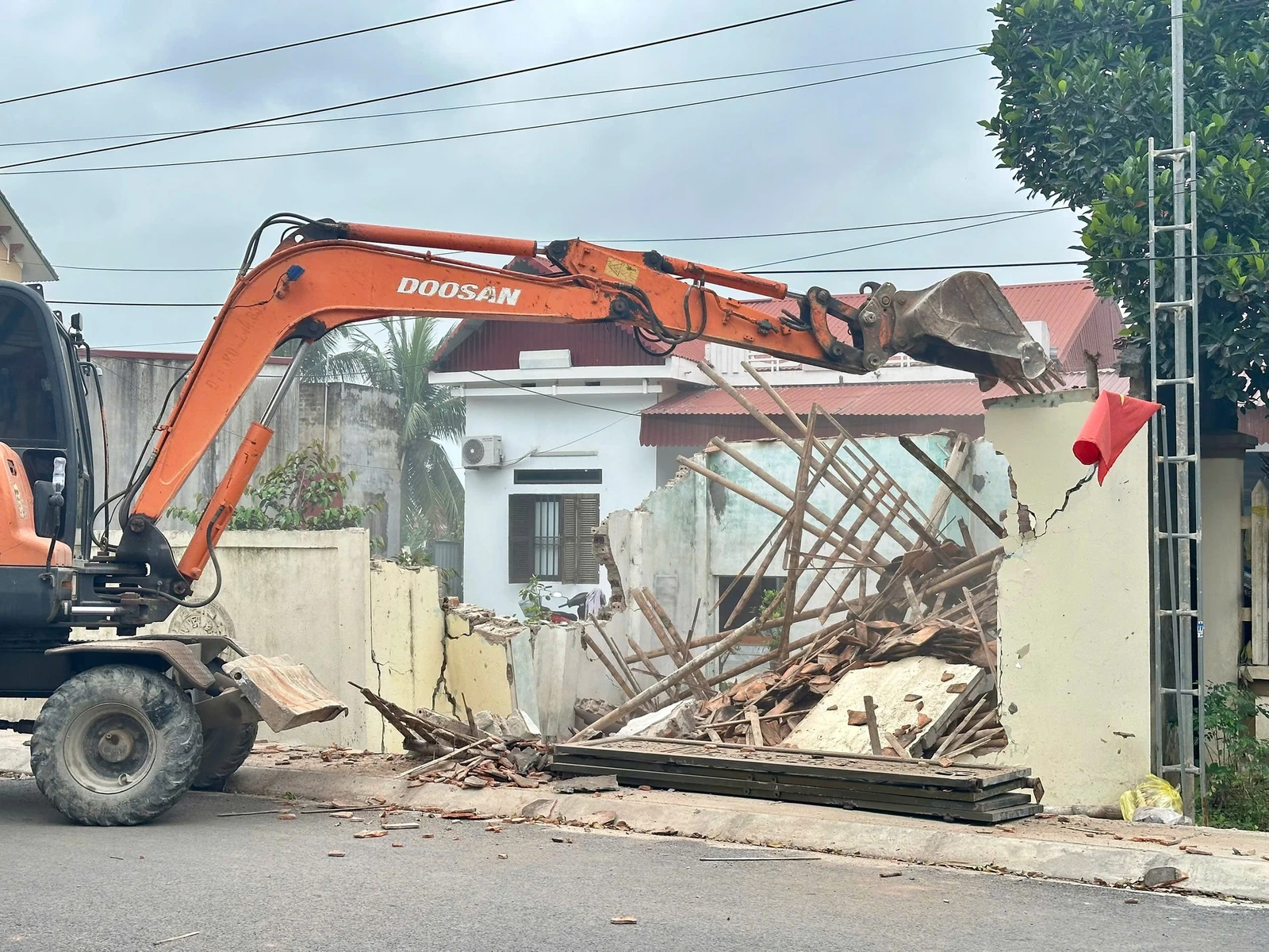 Xã Thiệu Quang ra quân triển khai mở rộng hành lang giao thông