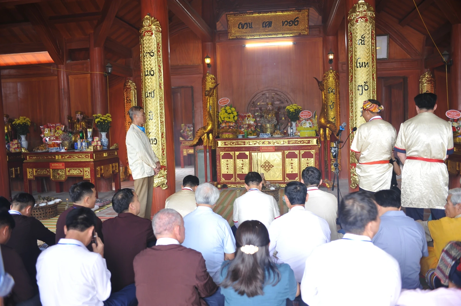 Đền Chín Gian rộn ràng ngày hội Dâng trâu tế trời năm 2026