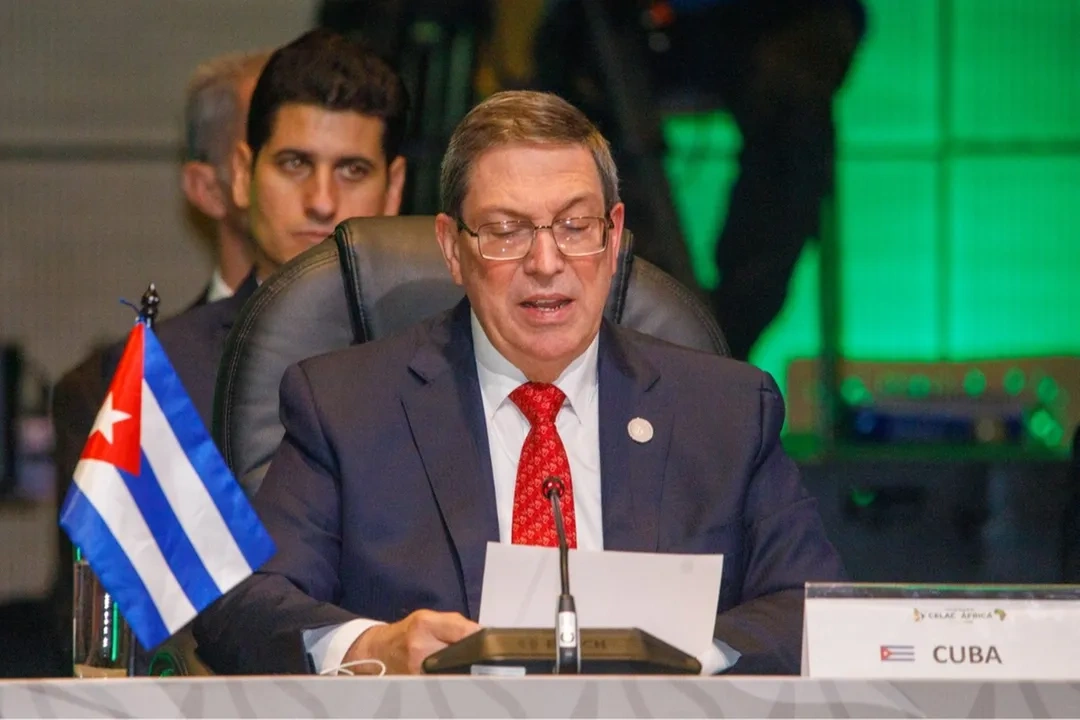 Hai tàu chở hàng viện trợ từng mất liên lạc đã đến Cuba an toàn