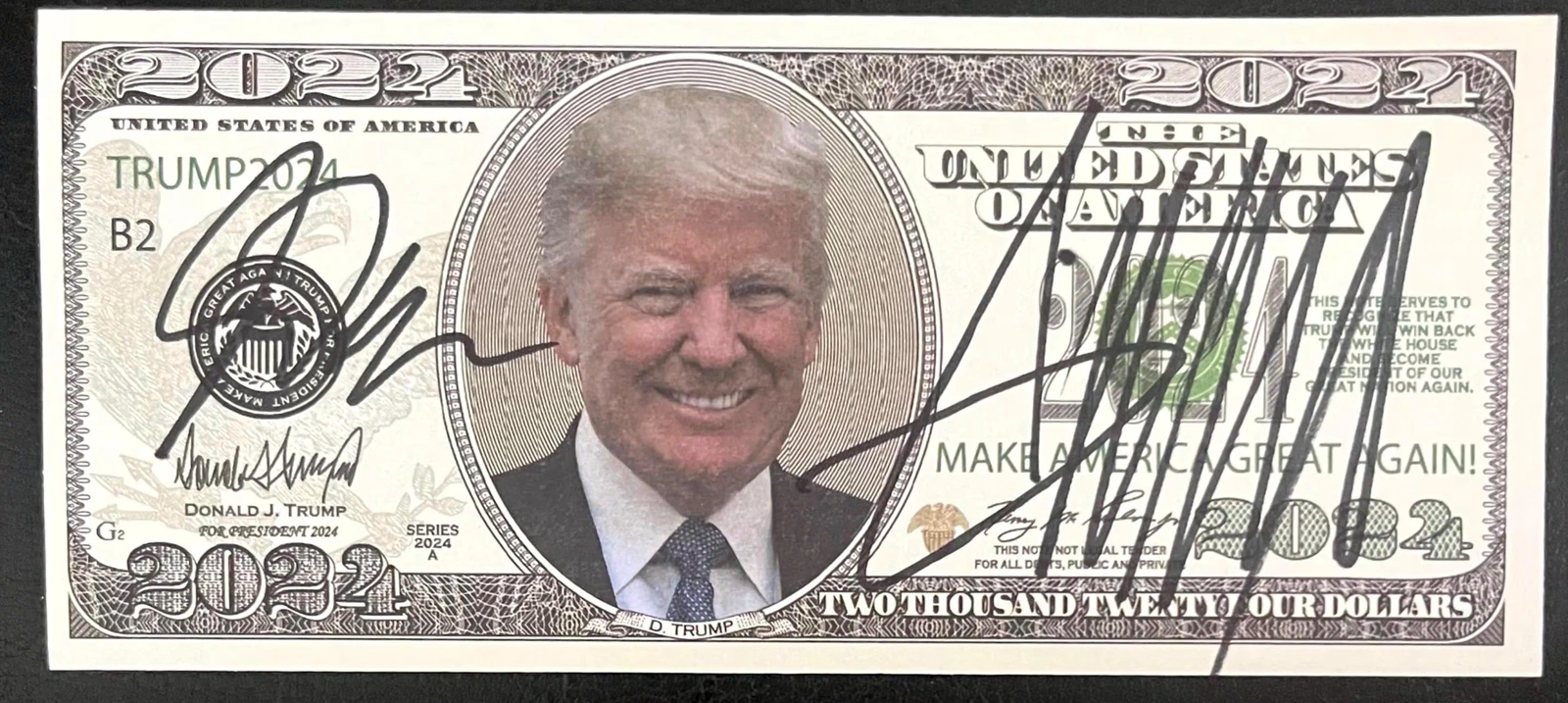 Lần đầu tiên trong lịch sử tiền giấy USD sẽ được in chữ ký của Tổng thống Trump